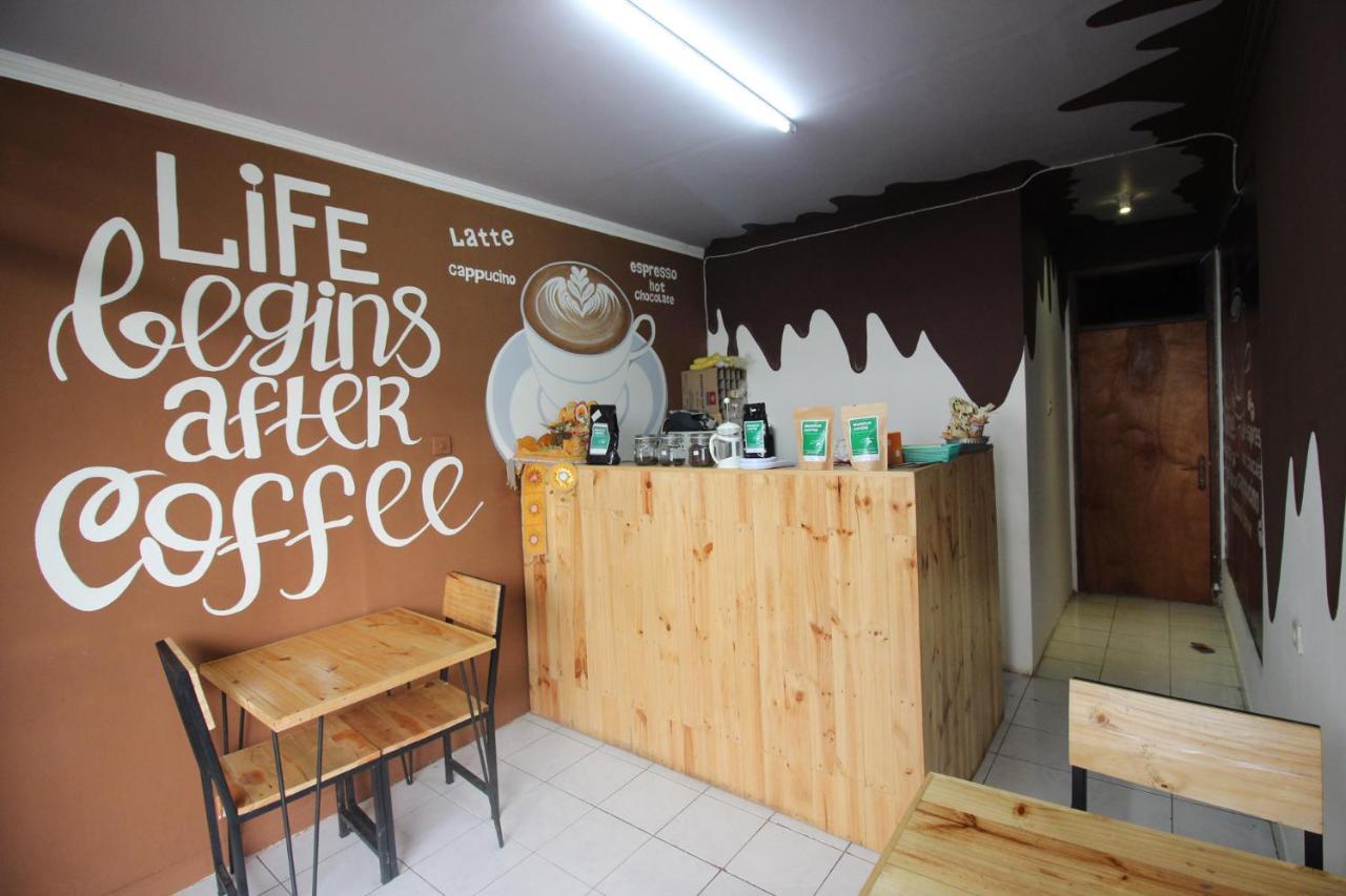 Dong Paloh Hostel Munduk Buitenkant foto